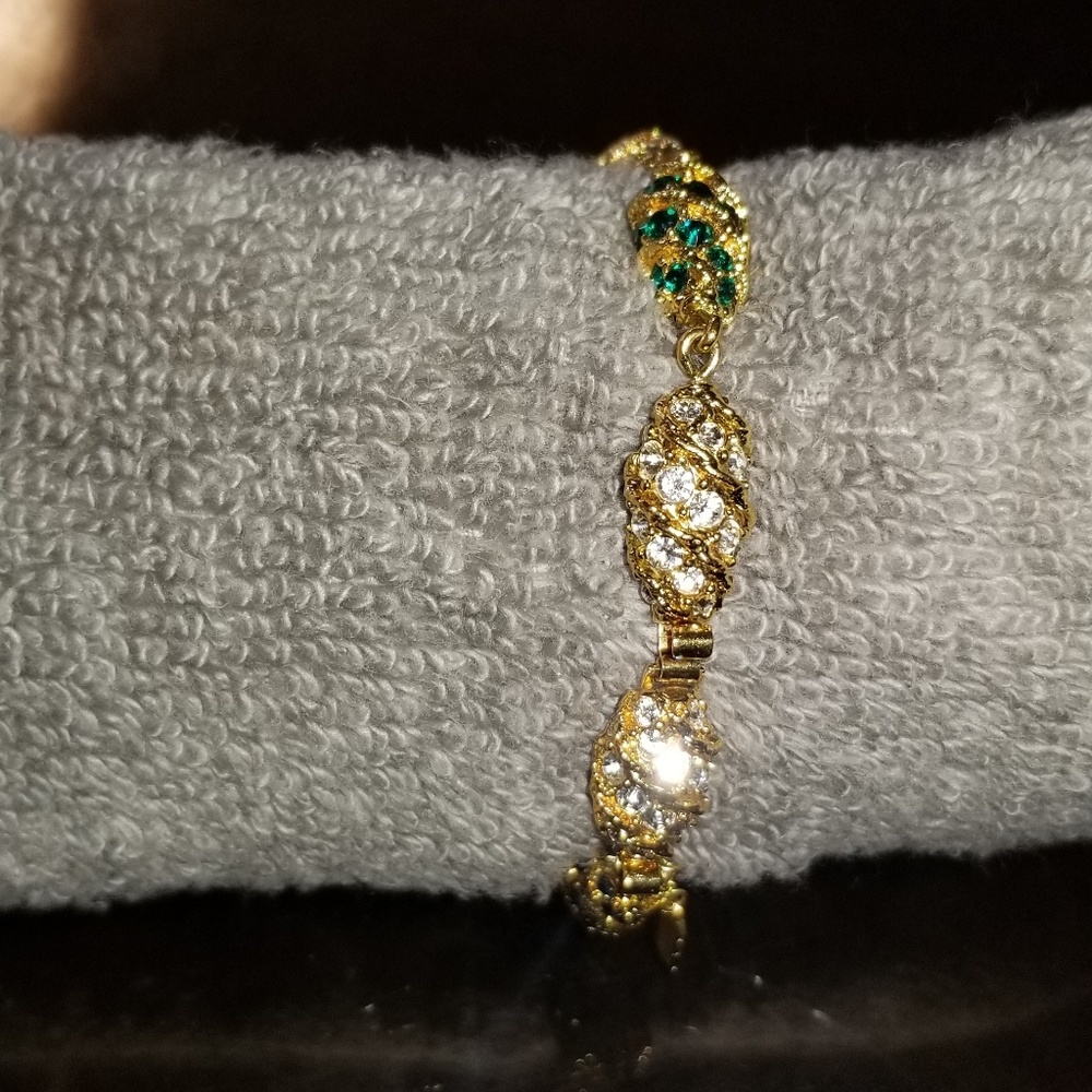 Jewelry - Picture 3 of 4